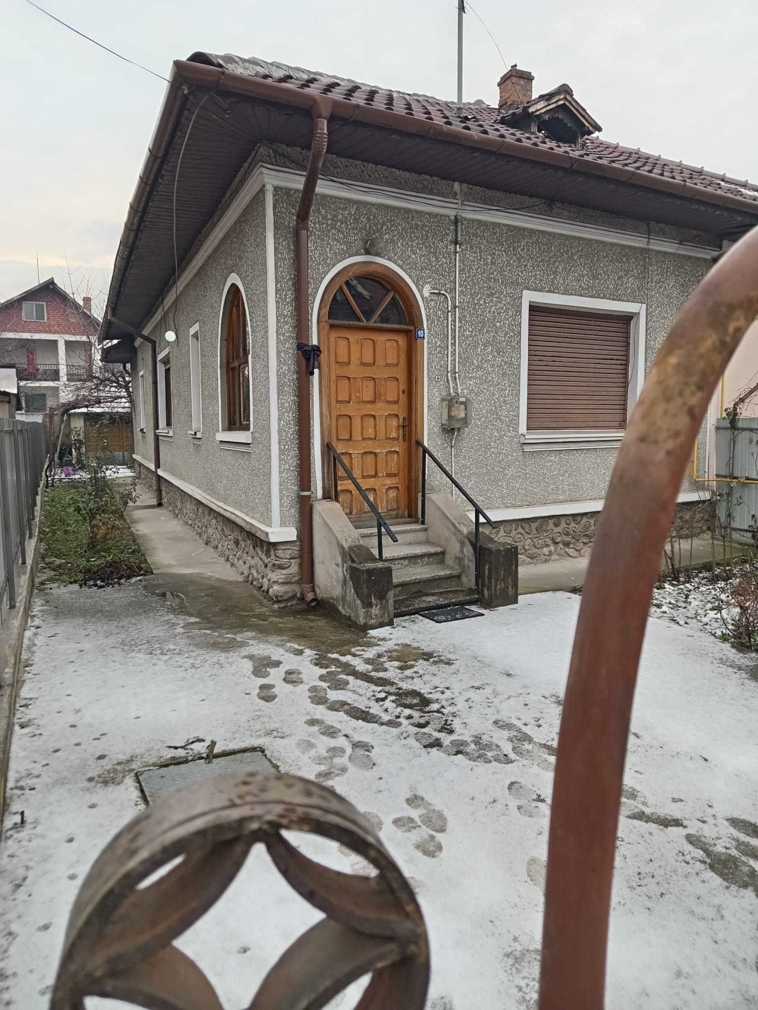 Casa de vanzare, 103mp + anexa, Targu-Jiu, Zona Centrala