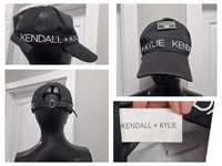 Дамска шапка Kendall +Kylie