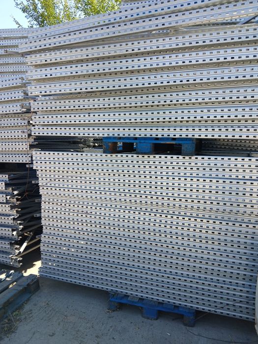 De vânzare rafturi metalice industriale reglabile