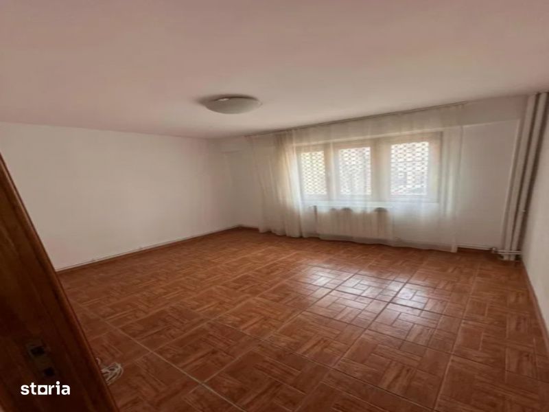 Apartament patru camere - parter - Școala nr. 9