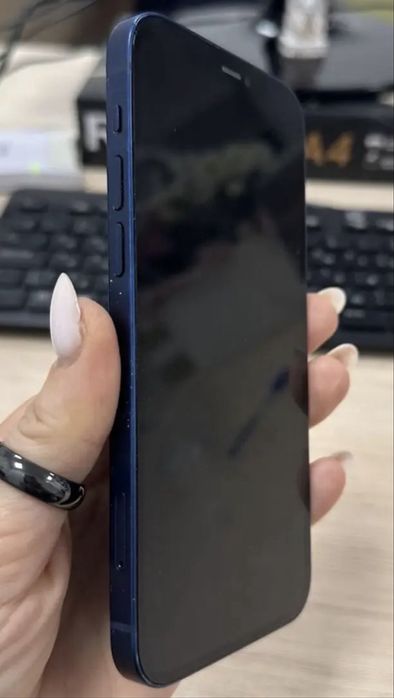 Продам IPhone 12 оригинал