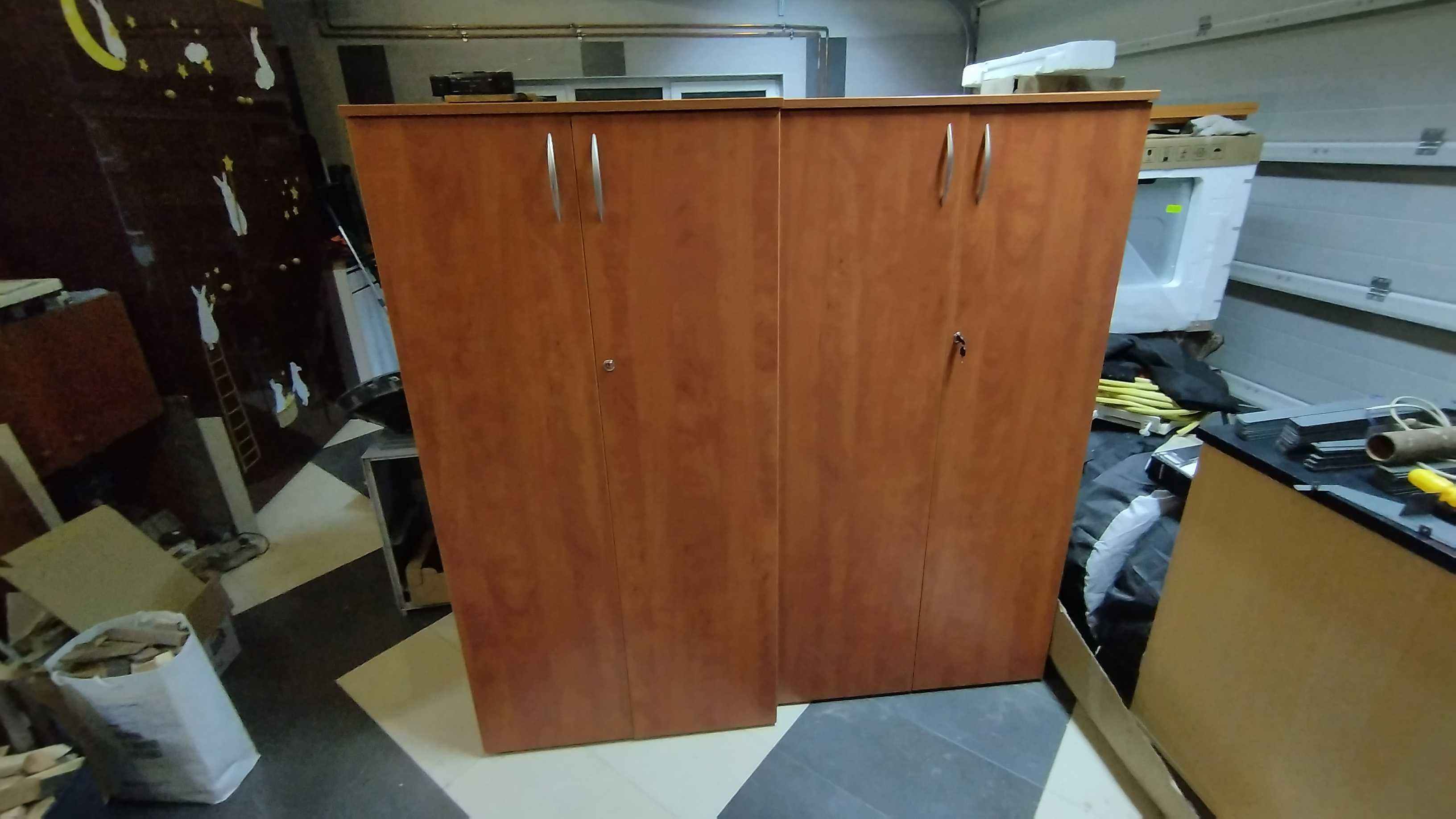 Офис шкаф - двукрил гардероб с рафтове 80/40/160см