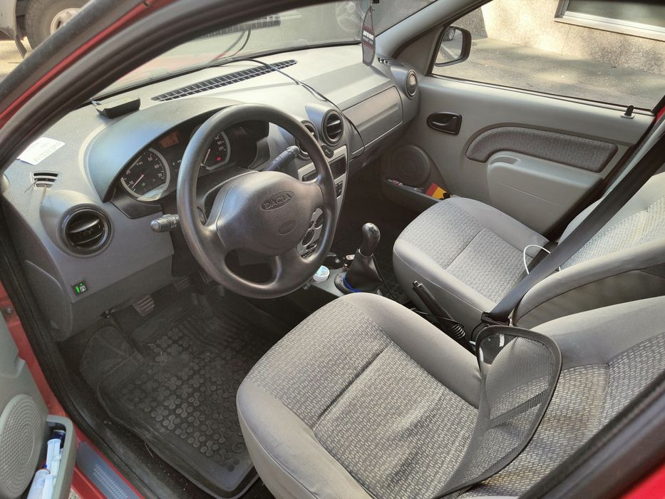 Logan MCV 2007 1.6 16v + gpl