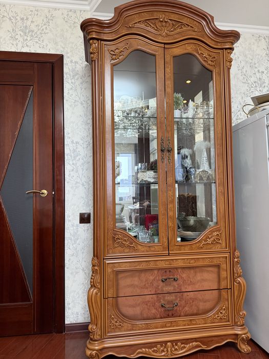 Продаю буфет производство Малайзия