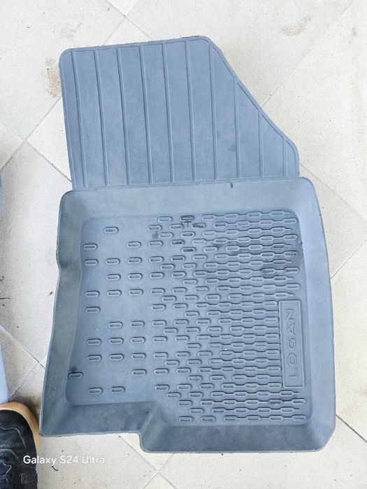 3 Covorase + Tavita Dacia Logan 3 ORIGINALE