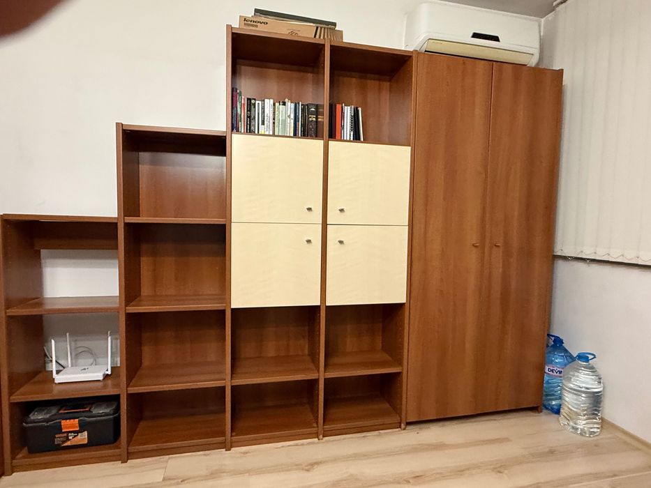 Офис секция от плътно и здраво дърво