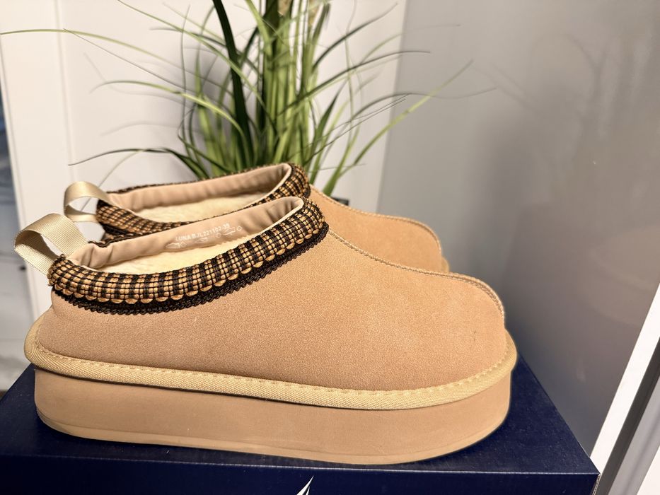 Велурено.   сабо