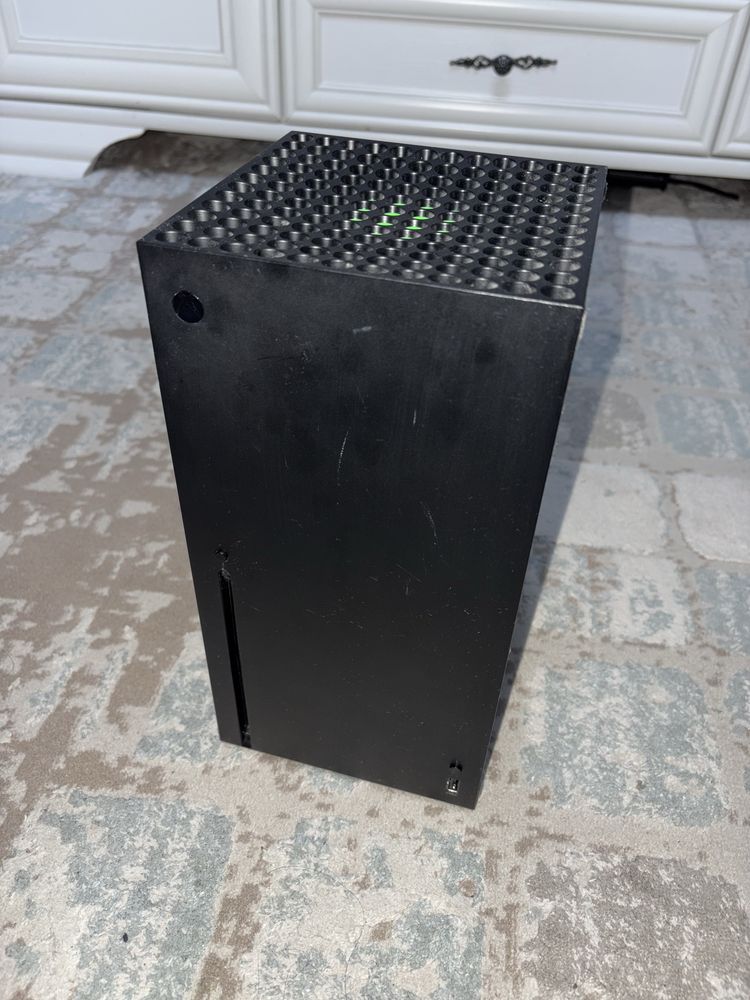 Xbox series X приставка.