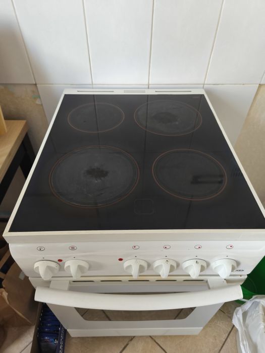 Продам электрическую плиту