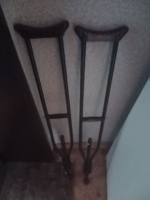 Продам костыли б/у