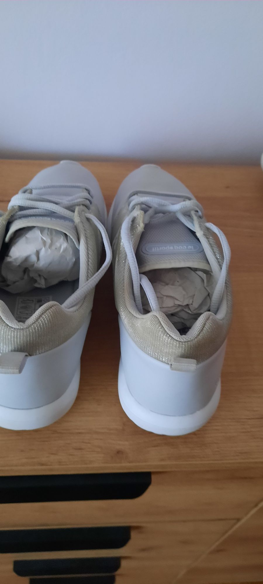 Сребристи дамски маратонки и кецове естествена кожаle coq sportif