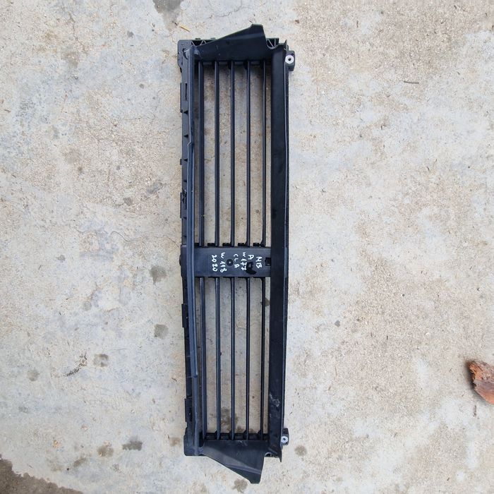 Mercedes Benz A W177  2020 клапи, жалюзи