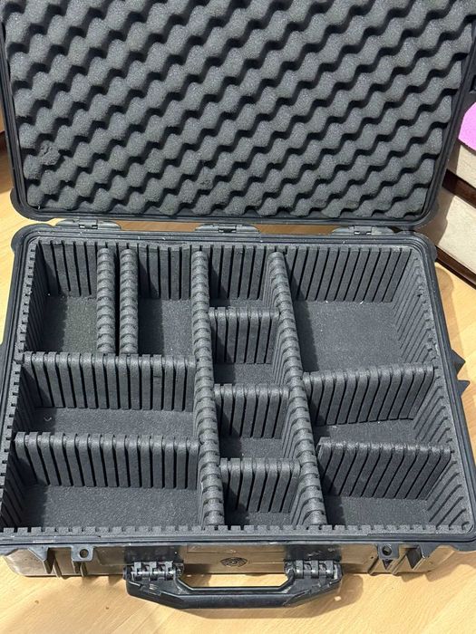 куфар Peli Case 1600 с разделители + Pick N Pluck пяна