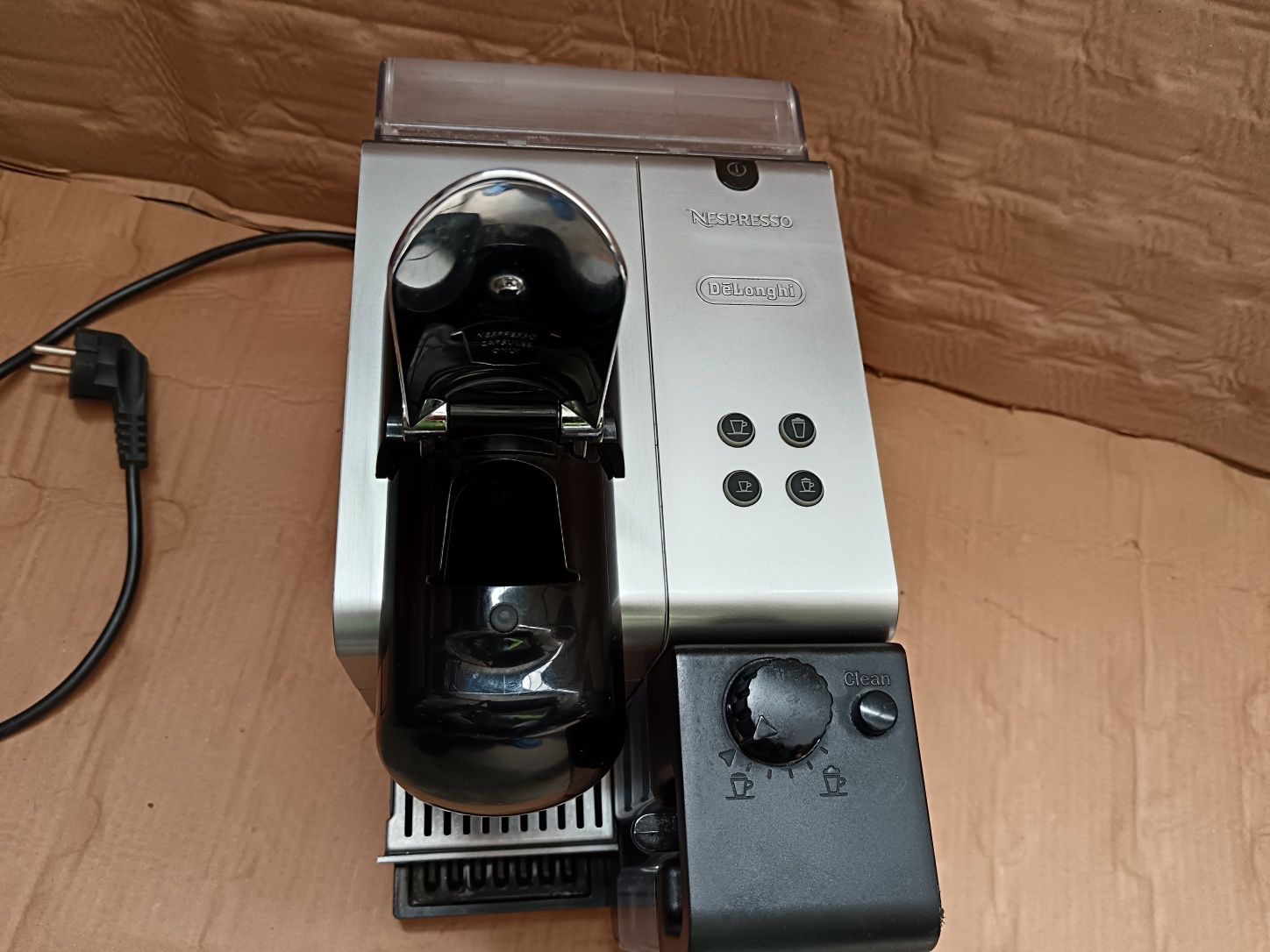 Expresor cafea, DeLonghi, capsule nespresso, spumare lapte