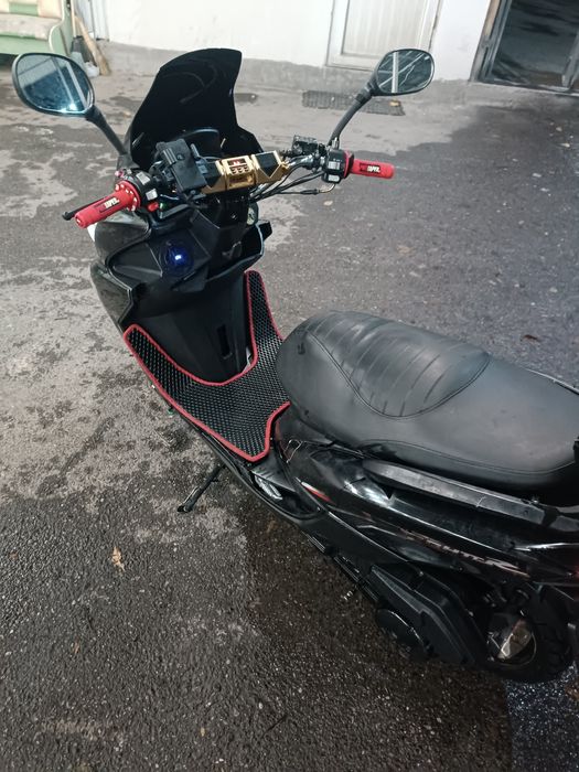 Макси скутир  Лия дивигател