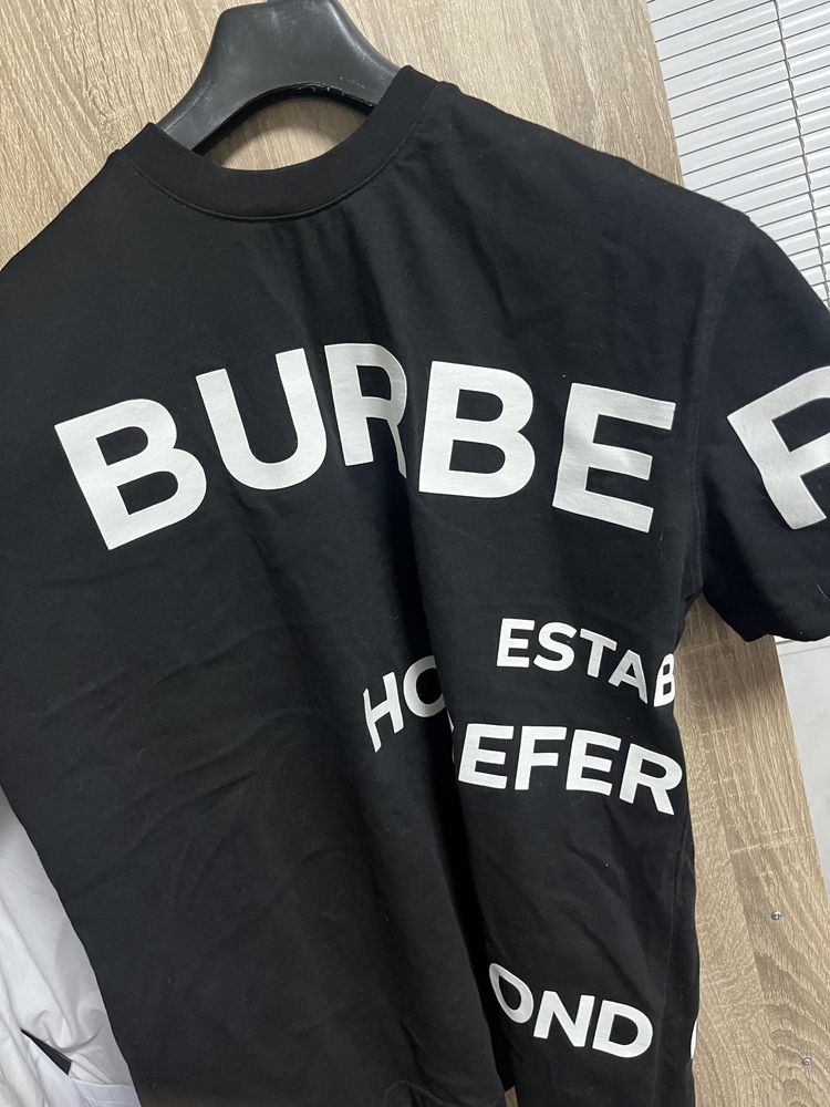 Тениска на Burberry