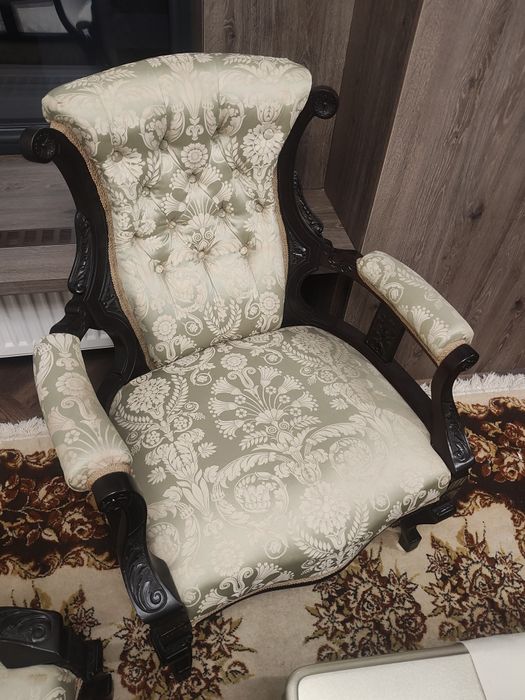 Canapea și fotolii stil baroc mașina și covor