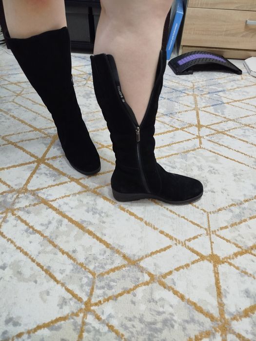 Продам женские зимние сапоги