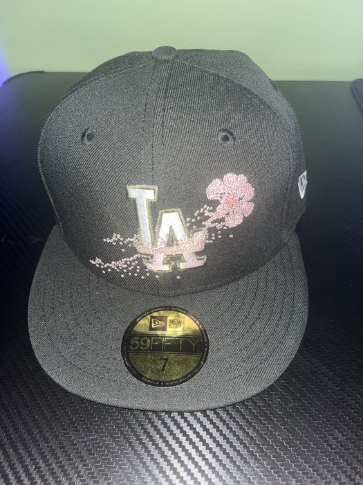 La new era black dotted floral