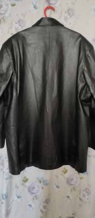 Продаю кожаный пиджак