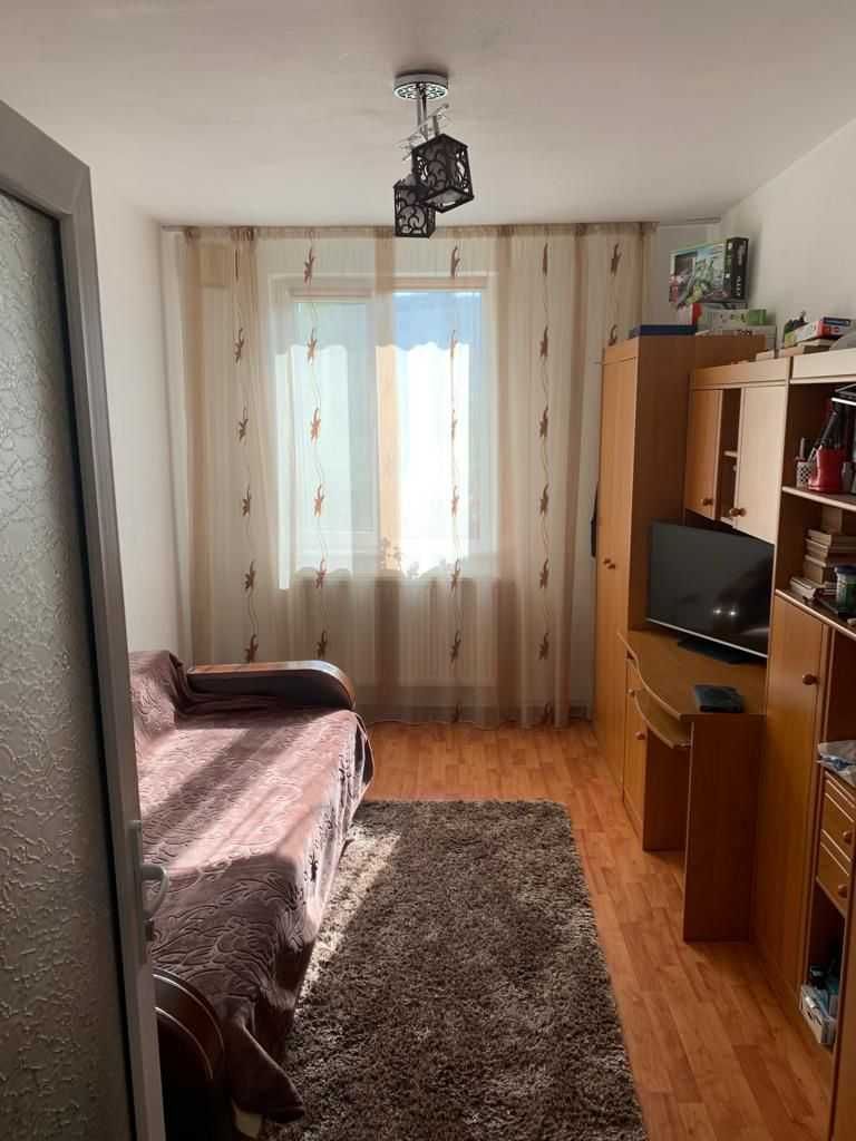 Apartament cu 3 camere decomandat