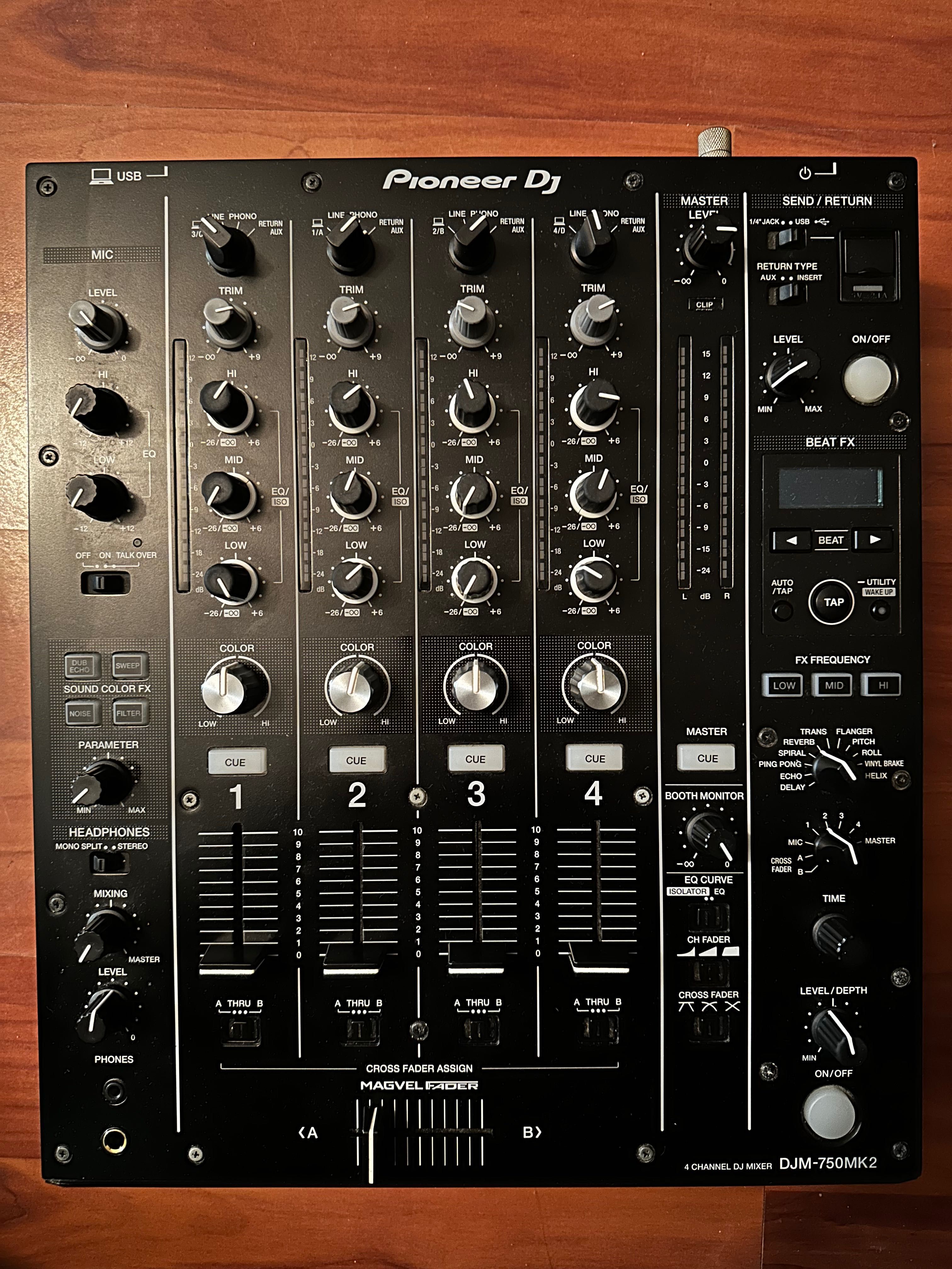 Vand Mixer Pioneer DJM 750Mk2