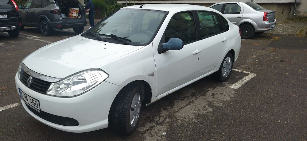 Renault Clio     .