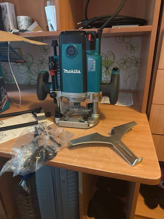 Фрезер Makita — мощный инструмент для точной работы с деревом!