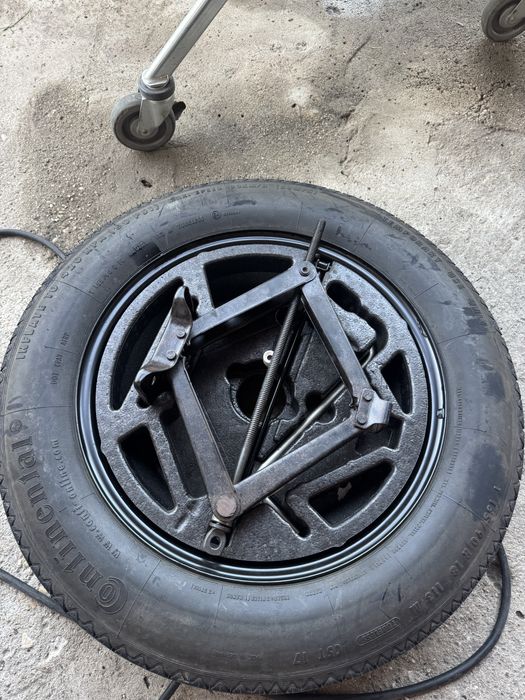 Kit rezerva pana BMW X5 X6 F10 F01 cric cheie roata