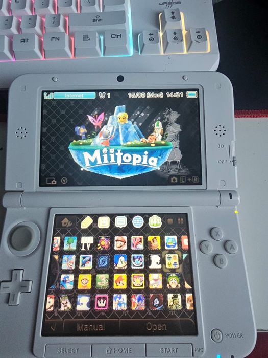 Nintendo 3ds xl modat fara zgarieturi