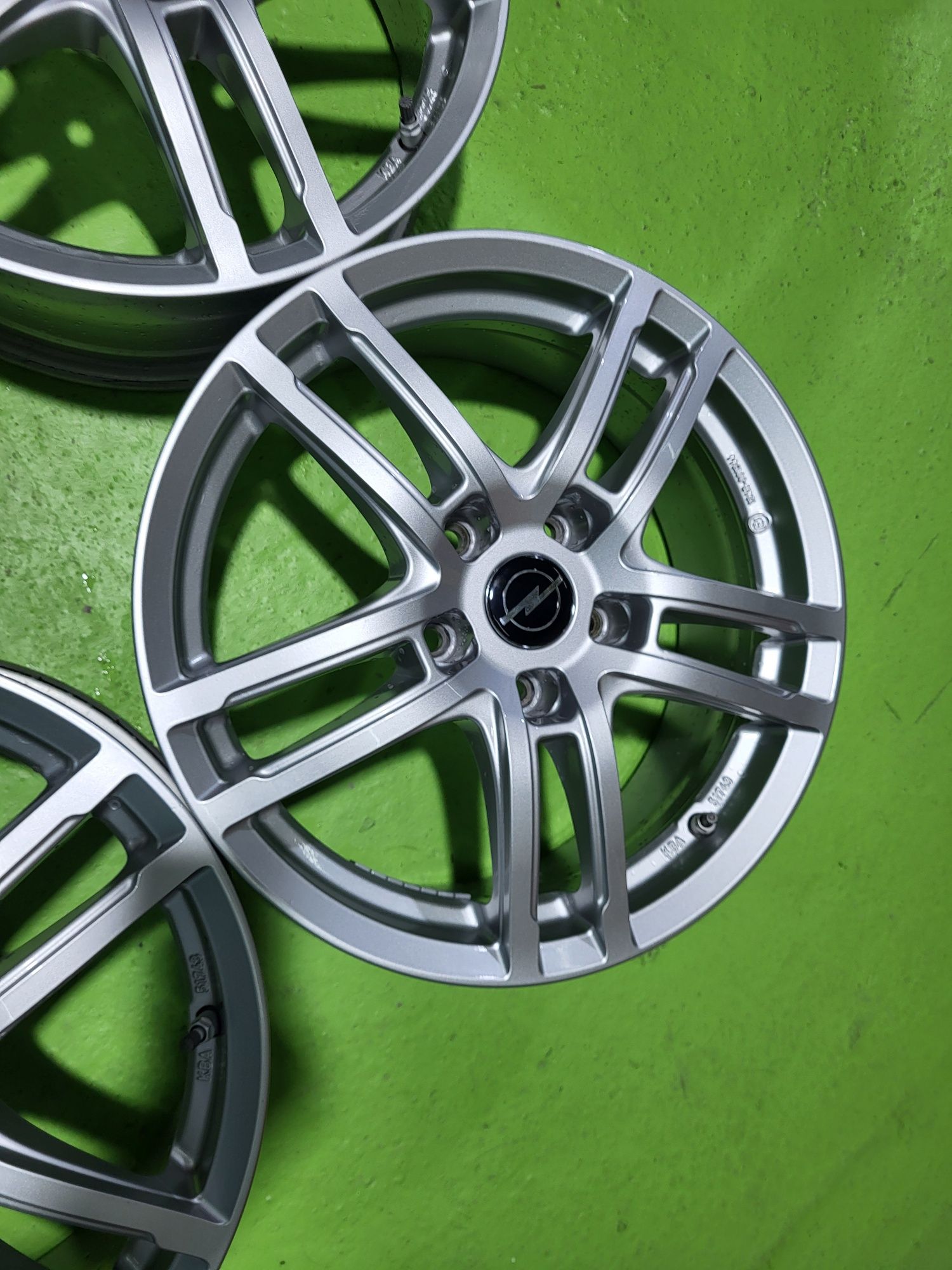 17 5x115 Opel Astra Zafira Antara Insignia Chevrolet лети джанти 5х115