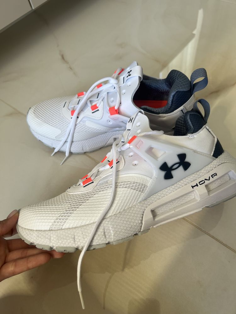 Маратонки Under Armour Hovr MEGA MVMNT