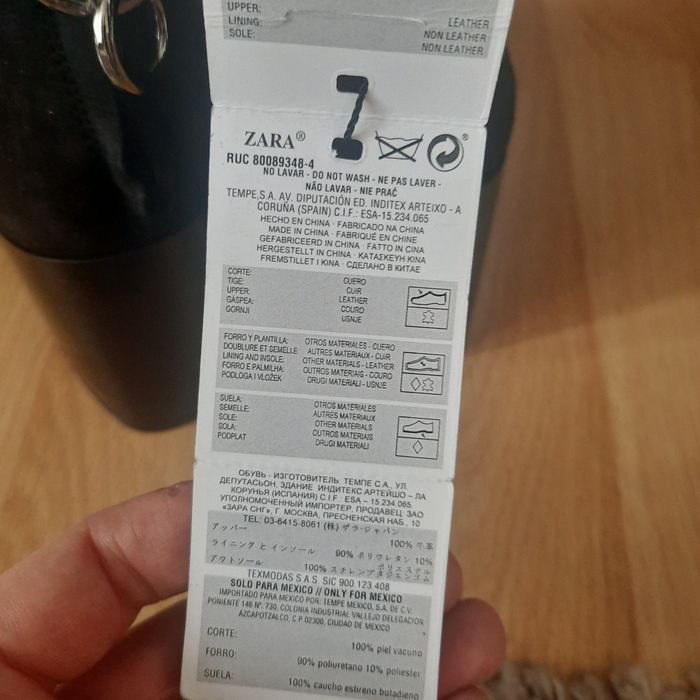 Ghete piele fina, mărimea 40 foarte elegante...noi cu eticheta