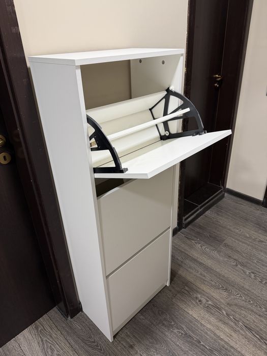 Шкаф за обувки бял цвят