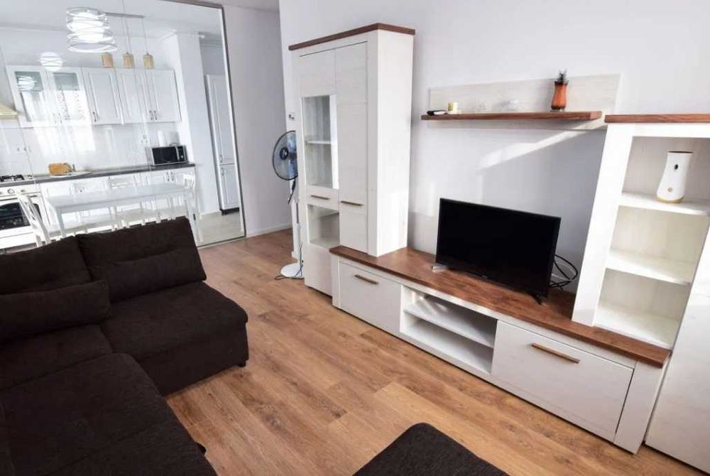 Дава се под наем Тристаен апартамент в Пловдив, Остромила - 90 кв.м за 316.2 € - Снимка #1