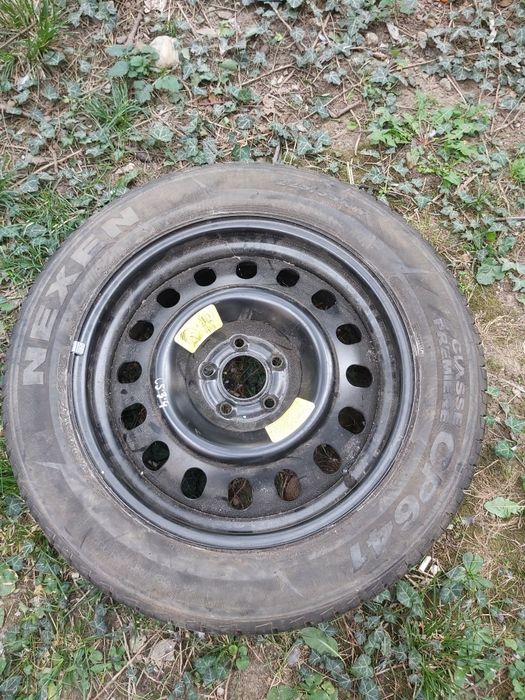 Jante Aliaj R17 echipate cu cauciucuri Michelin . Citroen