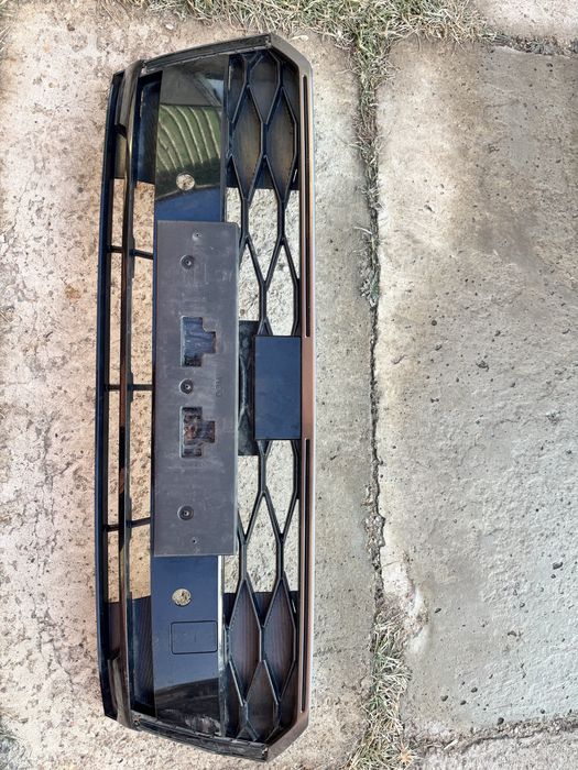 Продам переднюю решетку Hyundai соната 2024 года