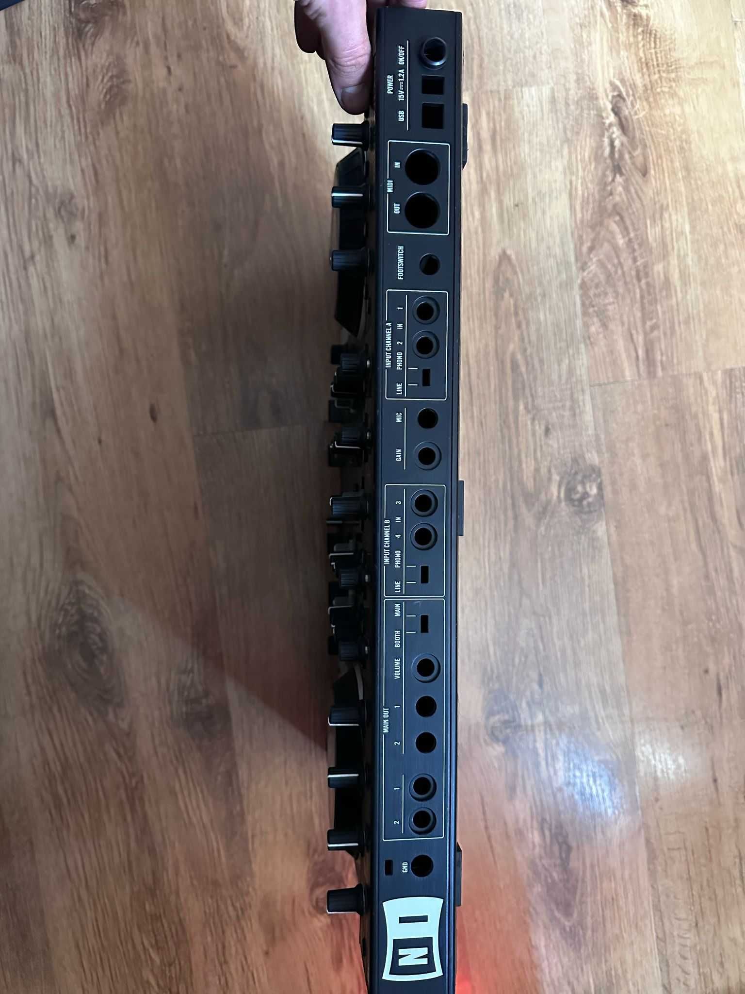 Traktor Kontrol S4 mk1