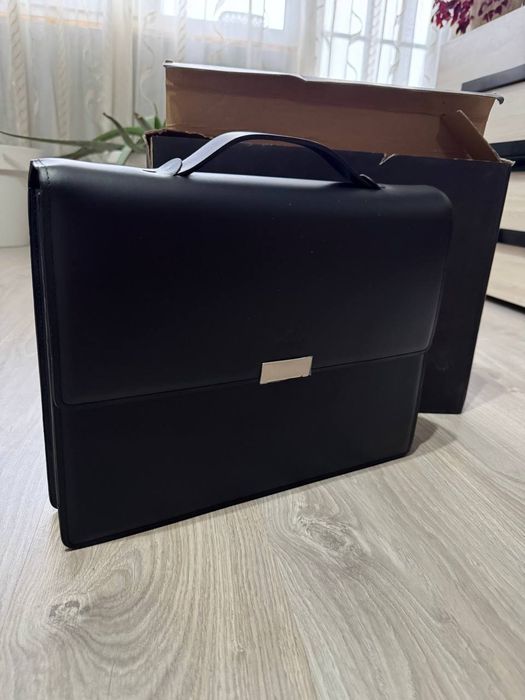 Еко кожена мъжка дипломатическа чанта Folli Follie