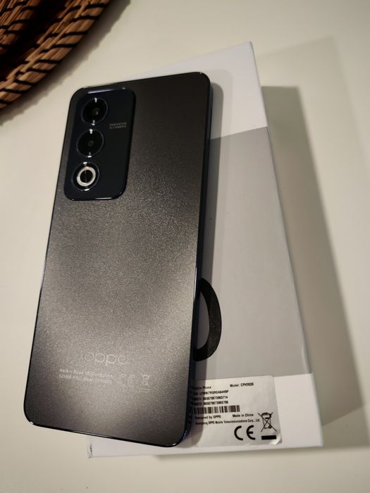 Oppo A80 în garantie