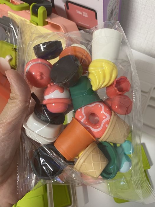 Детско куфарче - сладкарница, сладкарски щанд