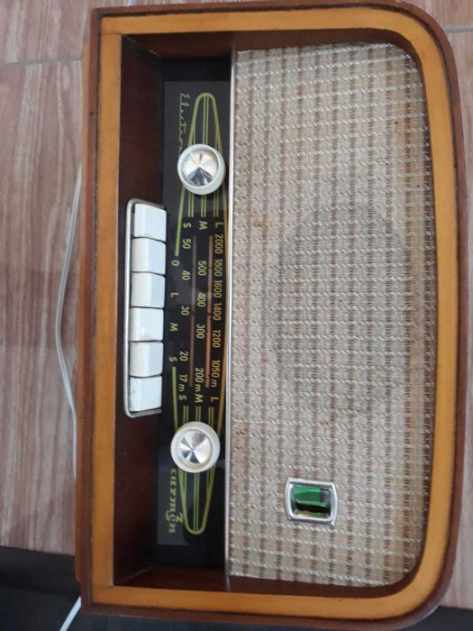 Radio cu tuburi Carmen S 632 A varianta rara