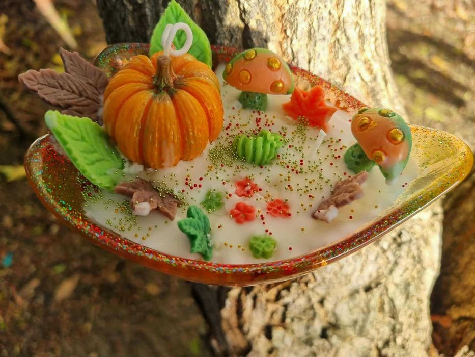 Lumanari parfumate in recipiente din rasina epoxidica reutilizabile