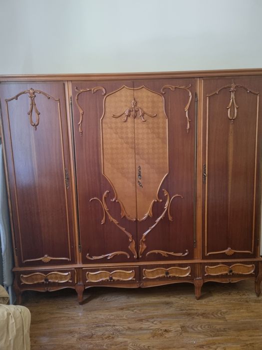 Спальный гарнитур