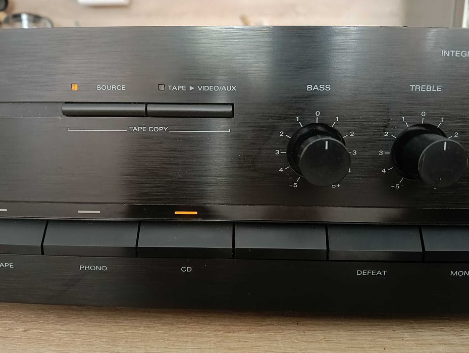 Усилвател Grundig V304 2x75W с дистанционно
