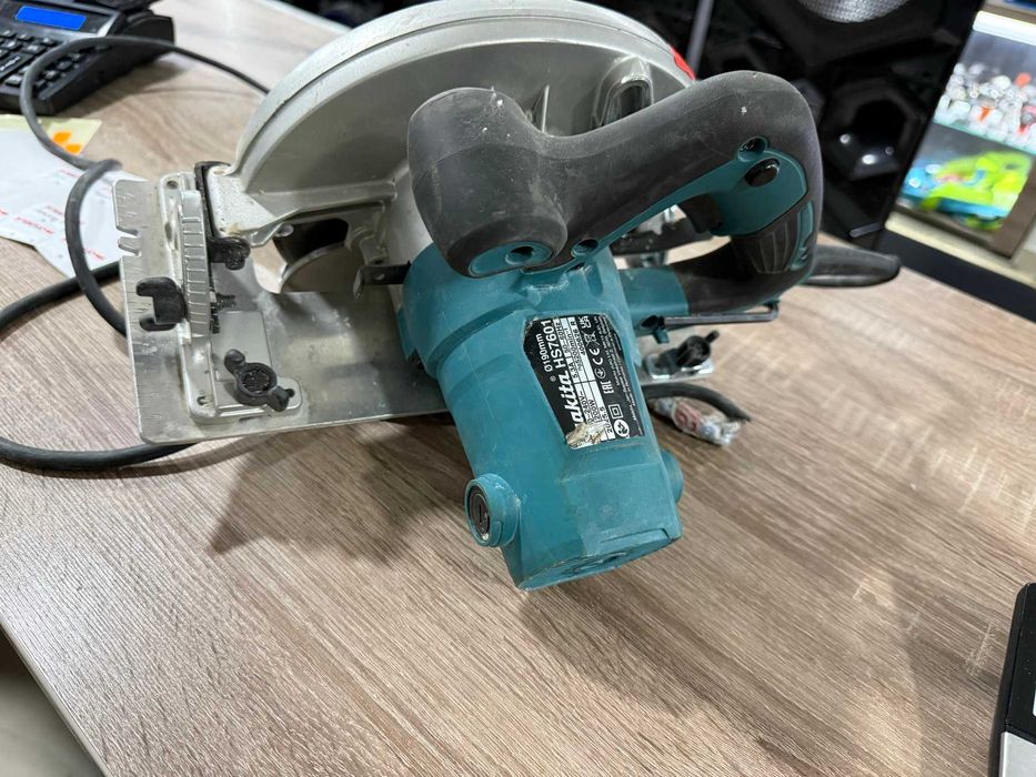 Makita ръчен циркуляр HS7601