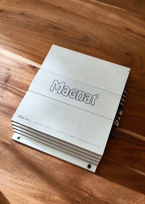 Усилвател Magnat Classic 200