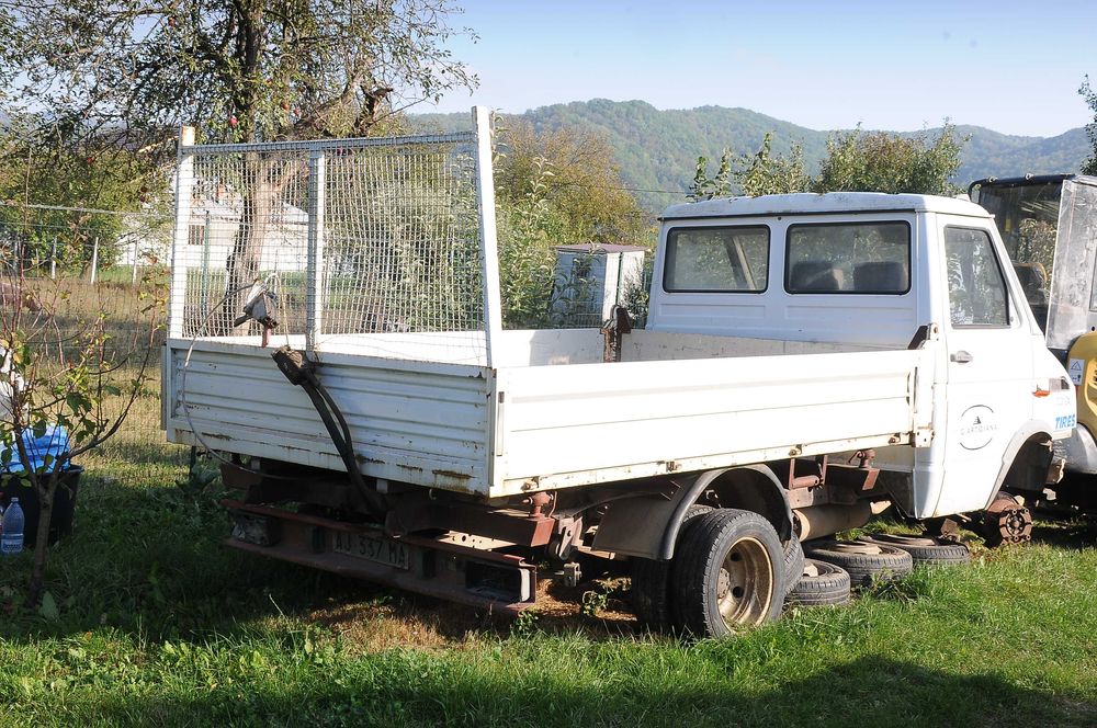 Bena Basculabila Iveco Daily 3.10 x 2.10 metri, kit basculare pe cutie