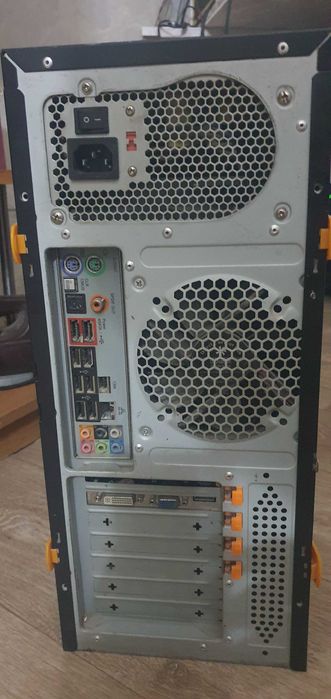 Системный блок (кейс)