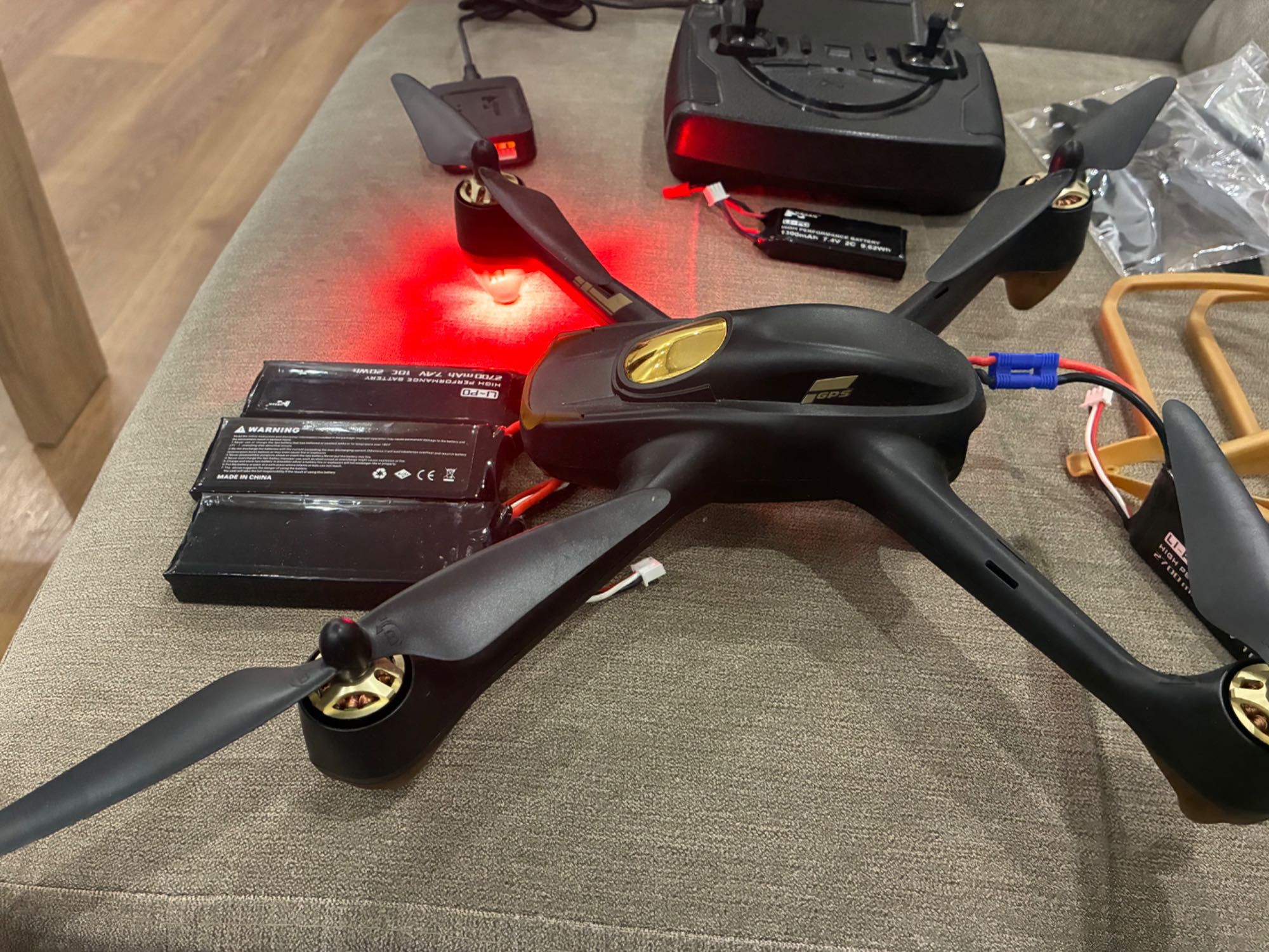 Dron Дрон Hubsan FPV X4 brushless H501S
